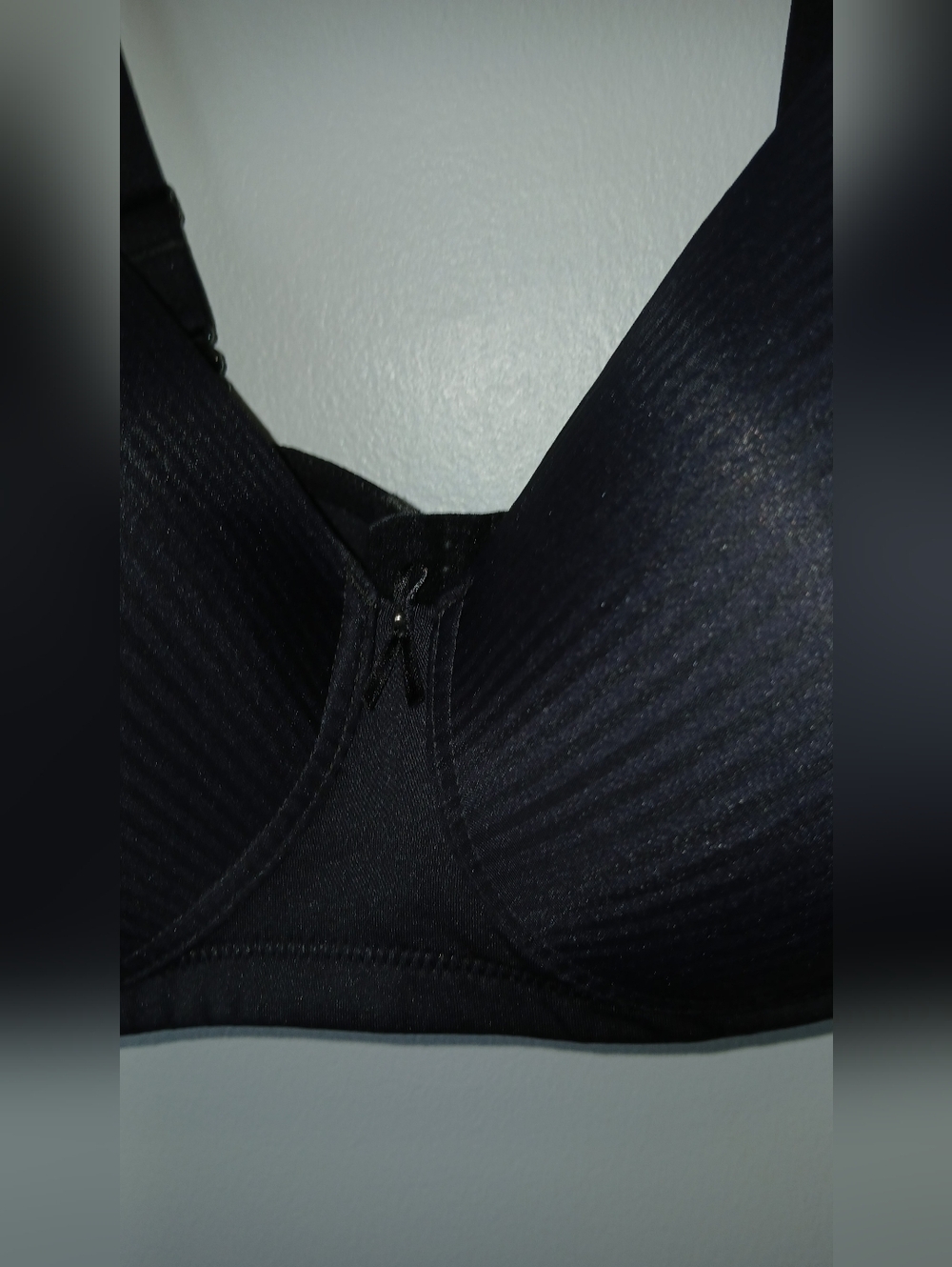 Vanity Fair 38D Bra 3 Hook Closure - Picture 2 of 4